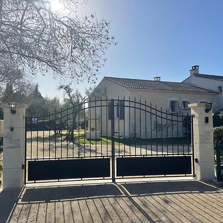 Arles Campagne Location "La Campagn'Arles" Bed & Breakfast Exterior photo